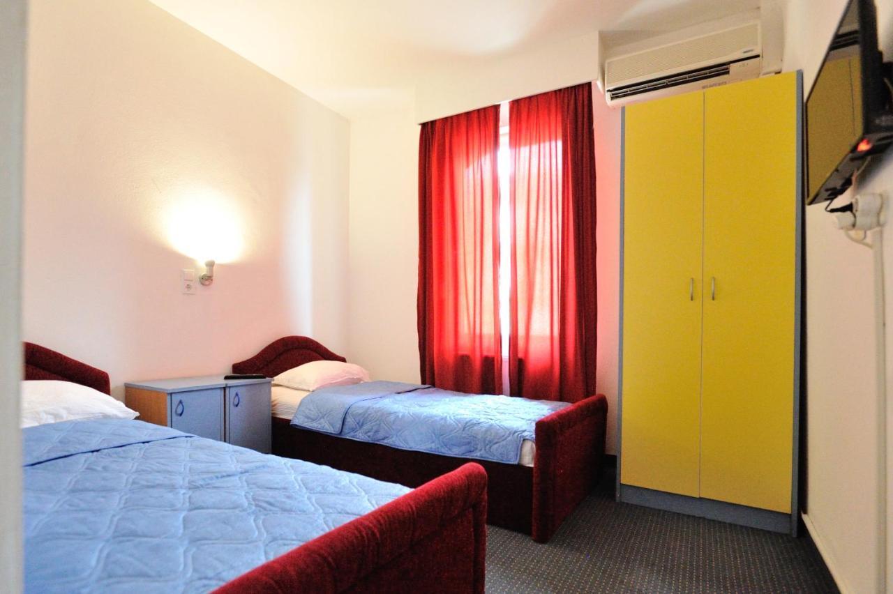Hotel Lav ネウム エクステリア 写真