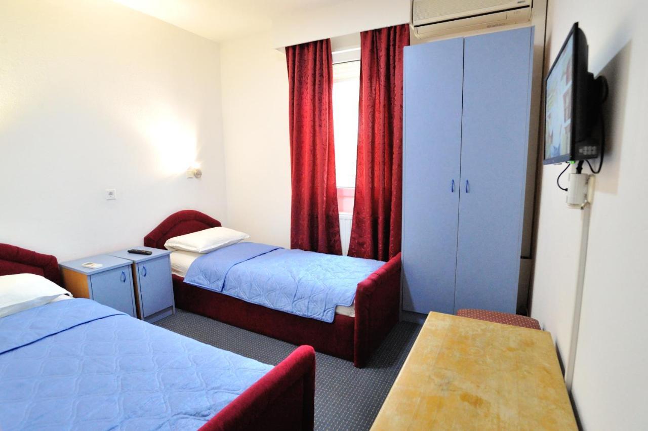 Hotel Lav ネウム エクステリア 写真