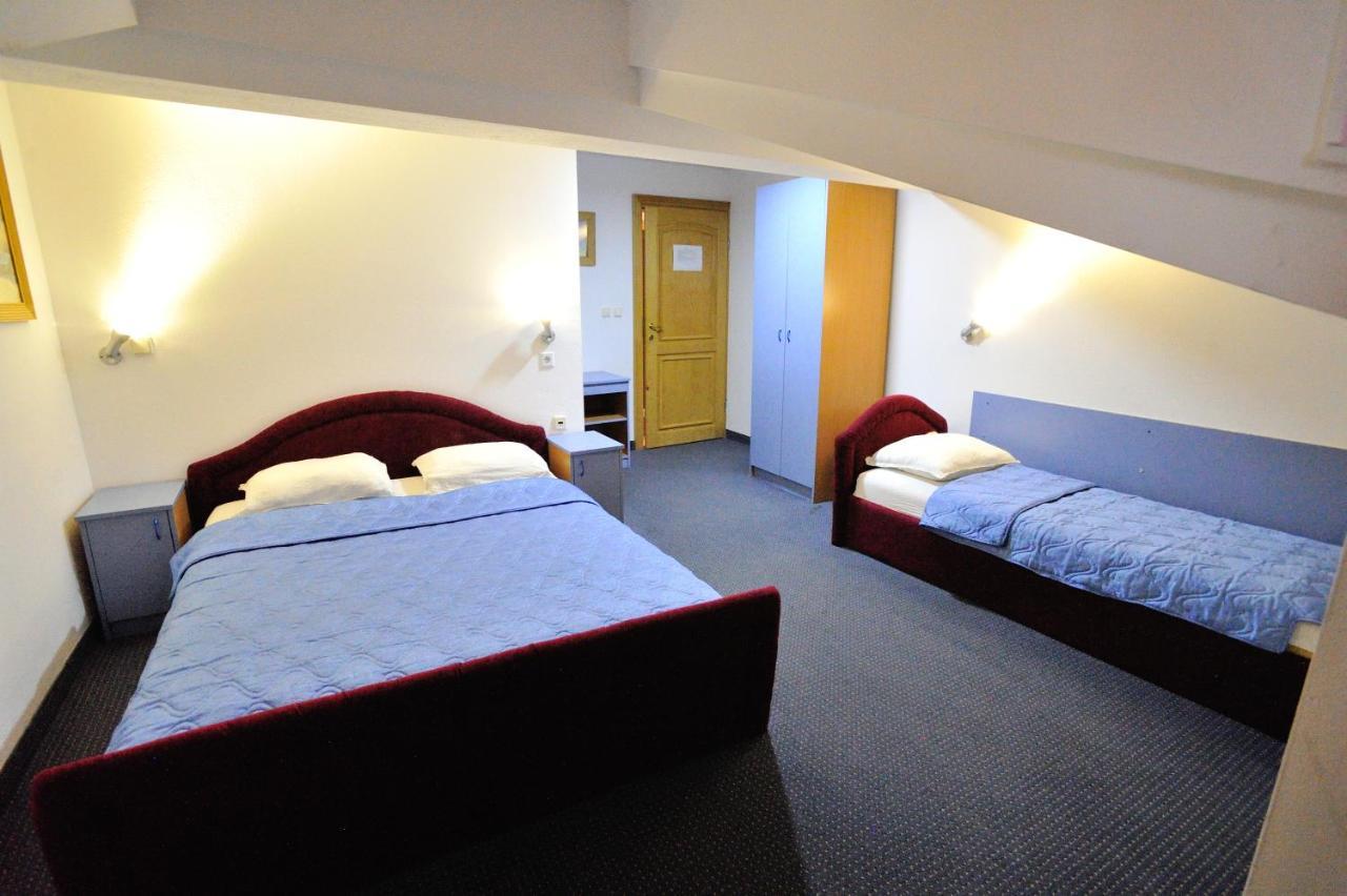 Hotel Lav ネウム エクステリア 写真